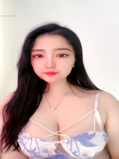 黄污视频在线播放视频亚洲-#龙龙_颜值高极品巨乳美女主播，撩下衣服摇动美乳揉捏给狼友看